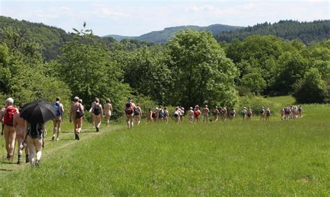 frauen im fkk|Naturismus und FKK – Wie ist es nackt in der  .